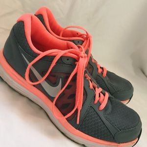 Nike Tennis Shoes
